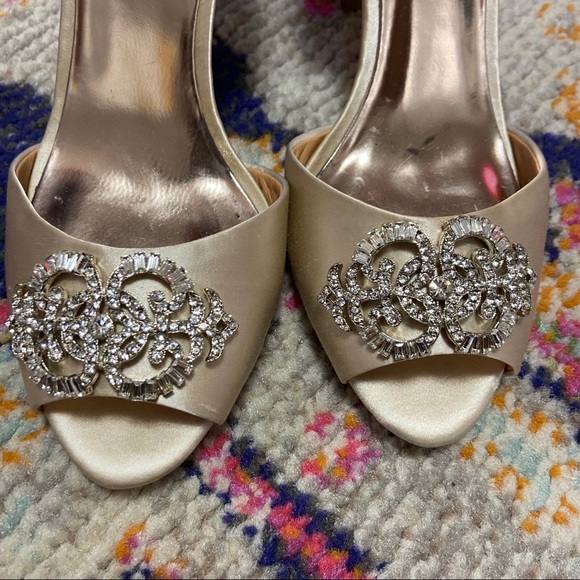 BADGLEY MISCHKA Champagne Wedding Heels 7.5 - Picture 3 of 4